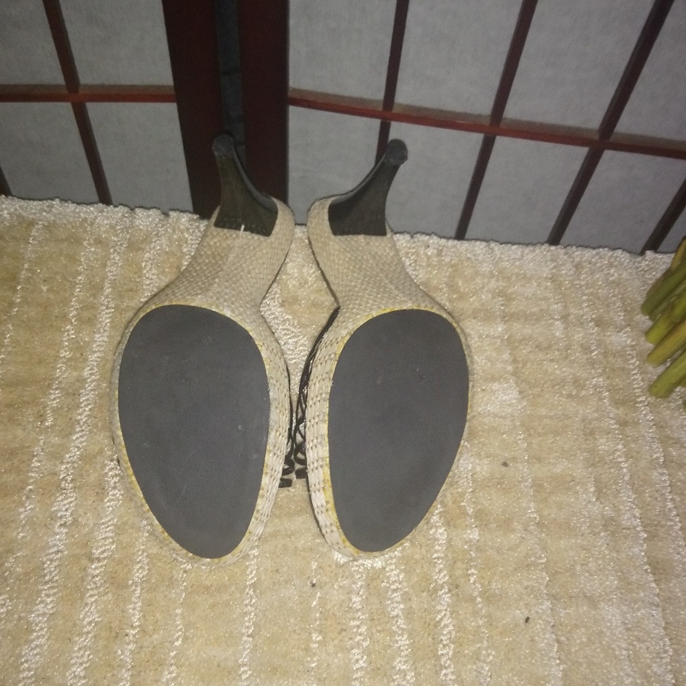 Shoes - Picture 3 of 3